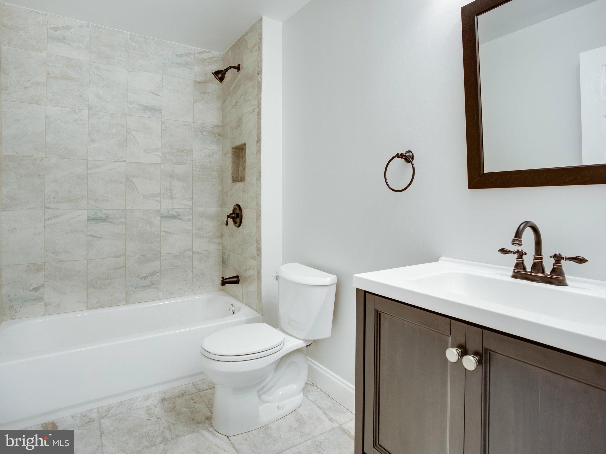 1627 Colony Road Pasadena, MD 21122 - Photo 9 of 26 Bath