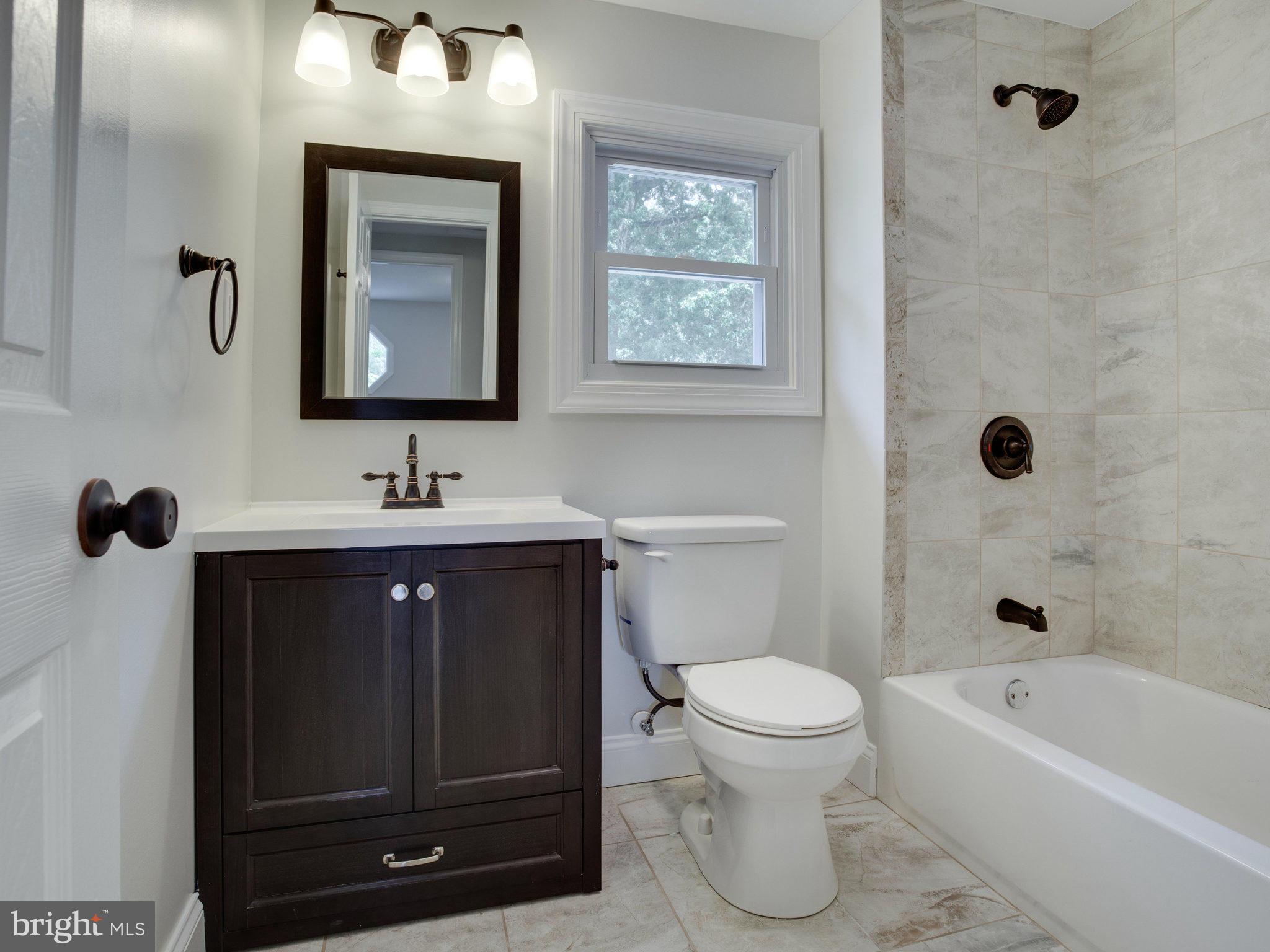 1627 Colony Road Pasadena, MD 21122 - Photo 10 of 26 Bath