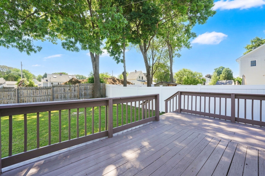 217 Mazarin Street Springfield, MA 01151 - Photo 31 of 33