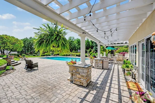 $1,699,000 | 52 Ivywood Drive, Clarks Summit, PA 18411