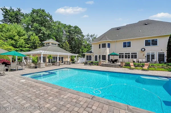 $1,699,000 | 52 Ivywood Drive, Clarks Summit, PA 18411