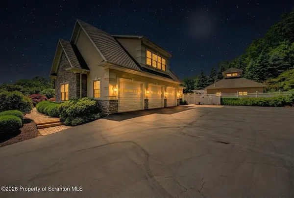 $1,699,000 | 52 Ivywood Drive, Clarks Summit, PA 18411