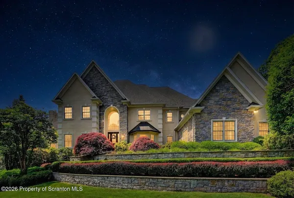 $1,699,000 | 52 Ivywood Drive, Clarks Summit, PA 18411
