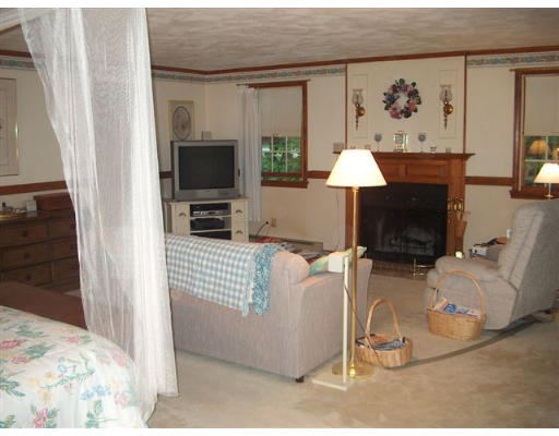 6 Thayer Heights Road Hopkinton, MA 01748 - Photo 3 of 11 Gallery Image 3