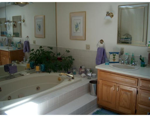 6 Thayer Heights Road Hopkinton, MA 01748 - Photo 4 of 11 Gallery Image 4