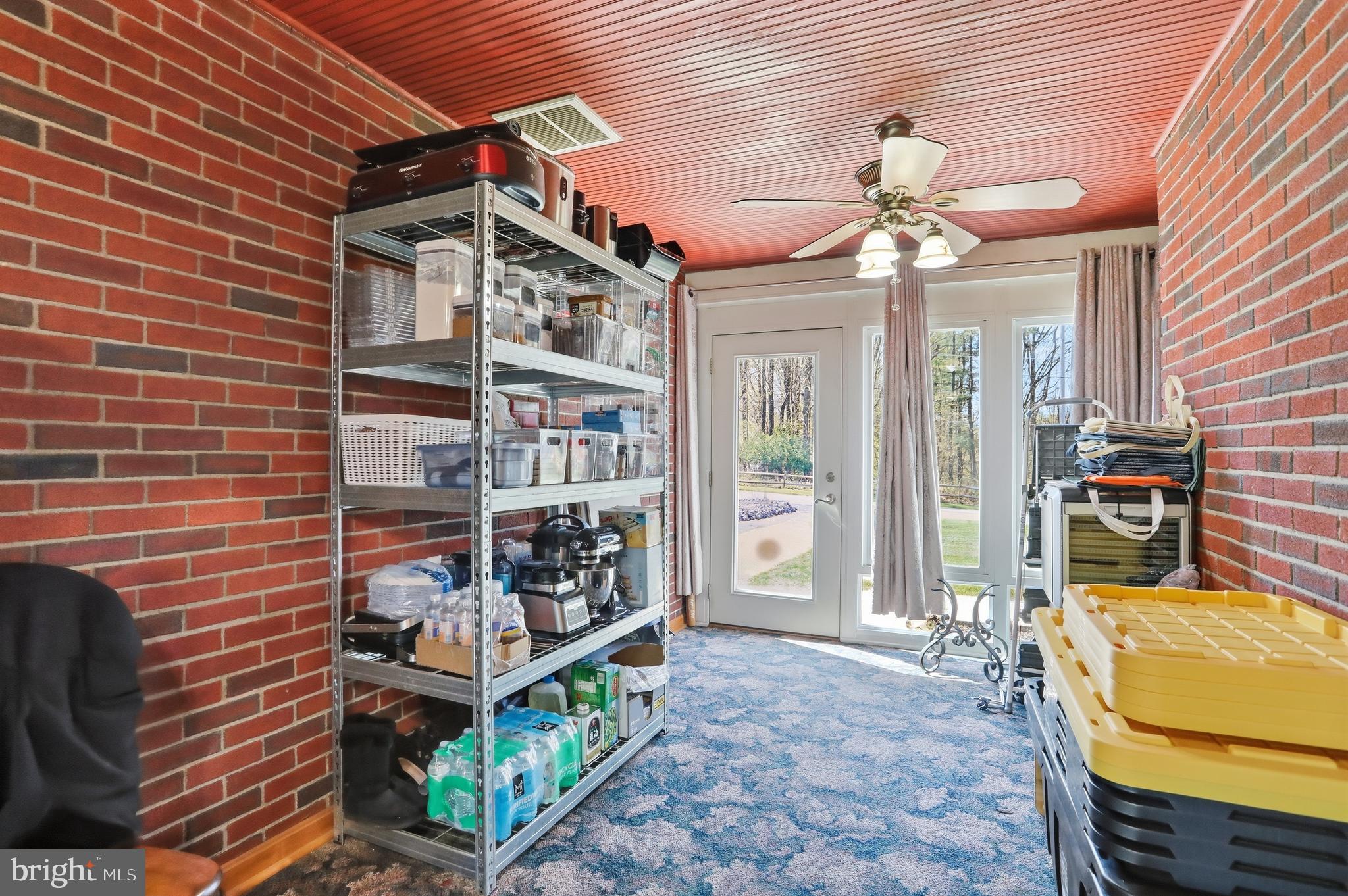 13152 Welty Road Waynesboro, PA 17268 - Photo 39 of 58 Enclosed Breezeway