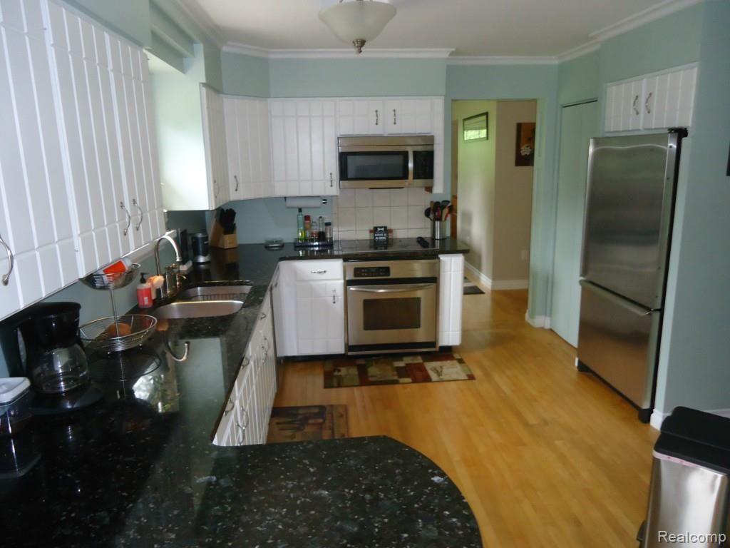6335 Lahring Road Holly, MI 48442 - Photo 31 of 50 Kitchen 3