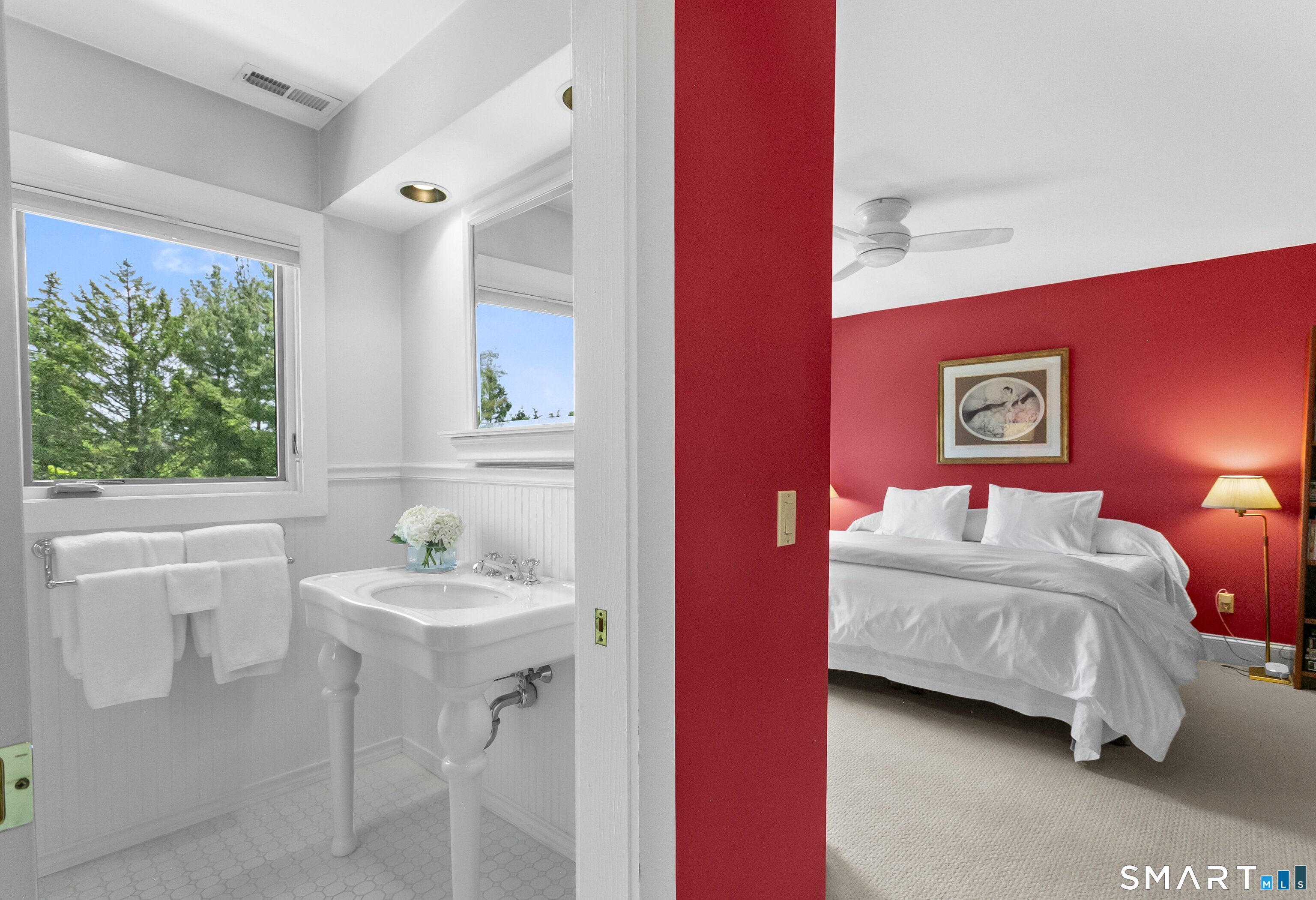936 South Pine Creek Road Fairfield, CT 06824 - Photo 22 of 39 Bedroom two en-suite with full bath.
