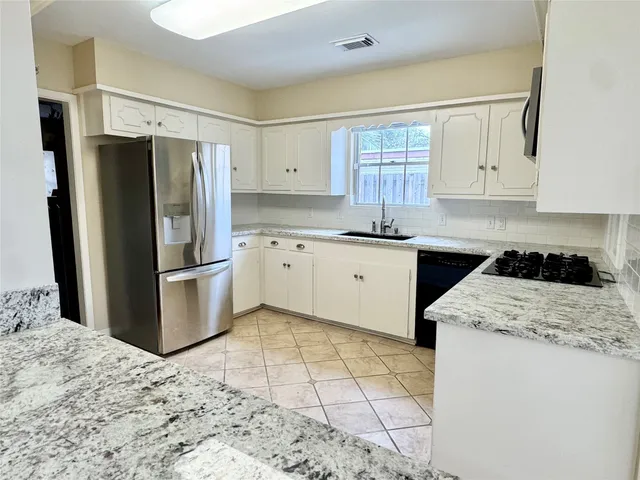 $2,150 | 8218 Edgemoor Drive, Houston, TX 77036