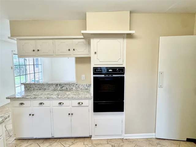 $2,150 | 8218 Edgemoor Drive, Houston, TX 77036