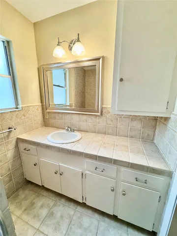 $2,150 | 8218 Edgemoor Drive, Houston, TX 77036