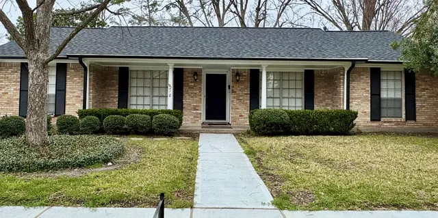 $2,150 | 8218 Edgemoor Drive, Houston, TX 77036