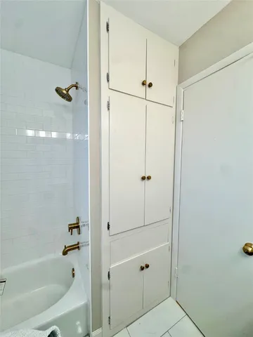 $2,150 | 8218 Edgemoor Drive, Houston, TX 77036