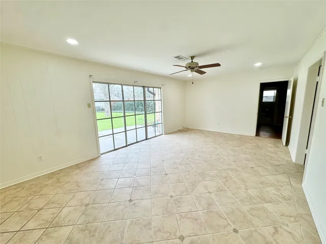 $2,150 | 8218 Edgemoor Drive, Houston, TX 77036