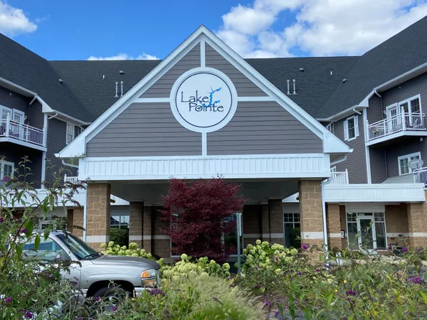 $420,000 | 917 West Savidge Street, Unit 8, Spring Lake, MI 49456