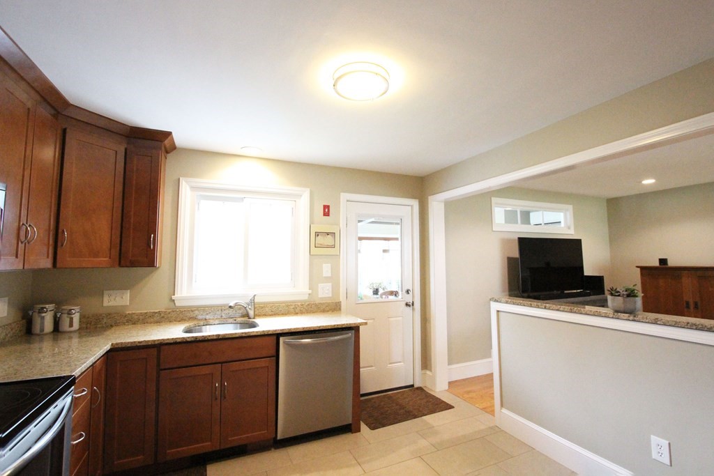 779 Bridge Road Northampton, MA 01060 - Photo 16 of 32 Gallery Image 16