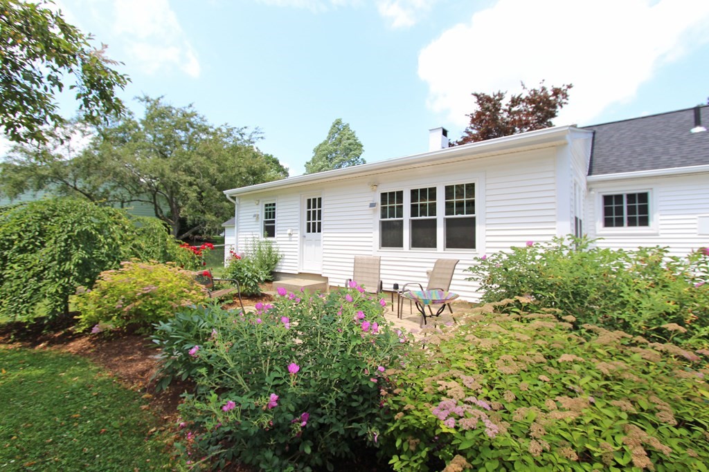 779 Bridge Road Northampton, MA 01060 - Photo 6 of 32 Gallery Image 6