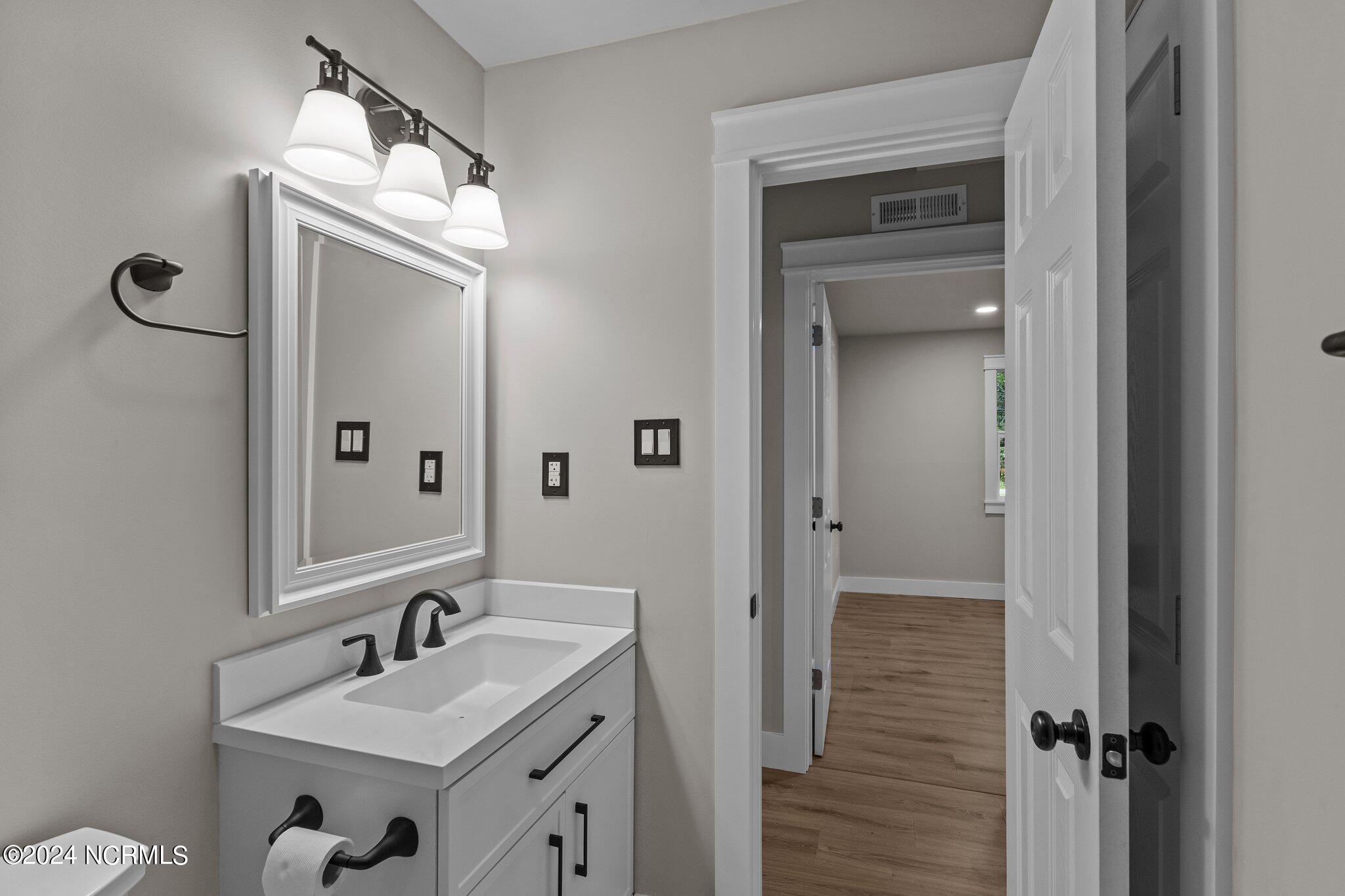 122 Riverside Drive Beaufort, NC 28516 - Photo 22 of 37 full bath