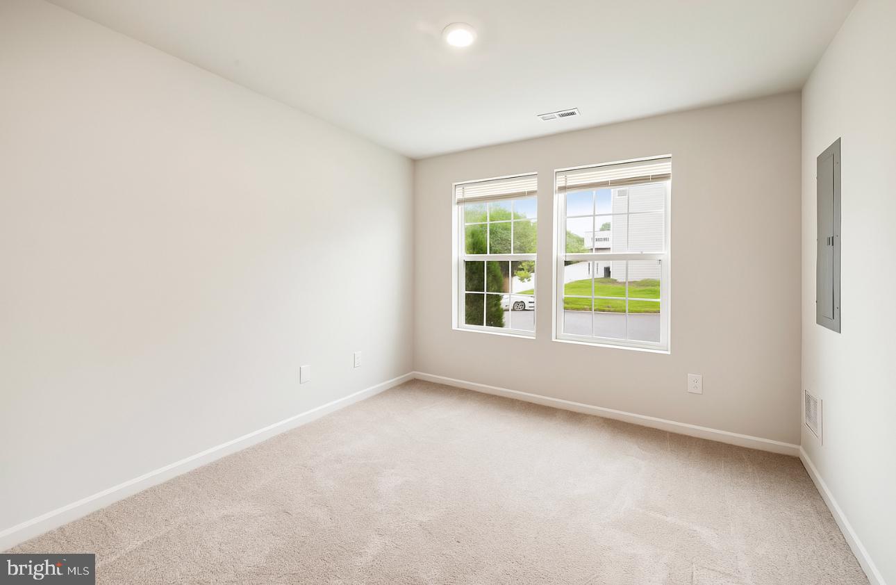 403 Dryden Road Aberdeen, MD 21001 - Photo 22 of 44 an empty room with windows