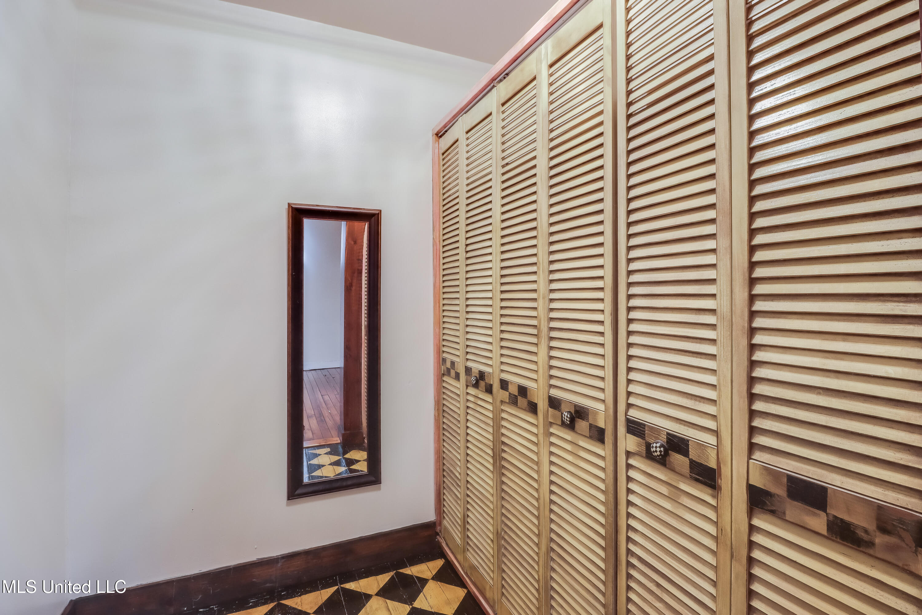 701 Commerce Street Gulfport, MS 39507 - Photo 14 of 23 Photo Dec 09 2025, 11 17 26 AM