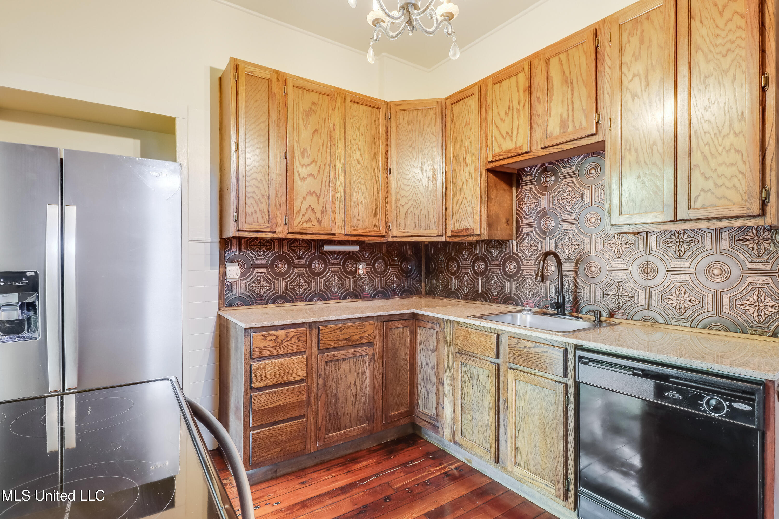 701 Commerce Street Gulfport, MS 39507 - Photo 7 of 23 Photo Dec 09 2025, 11 18 48 AM-2