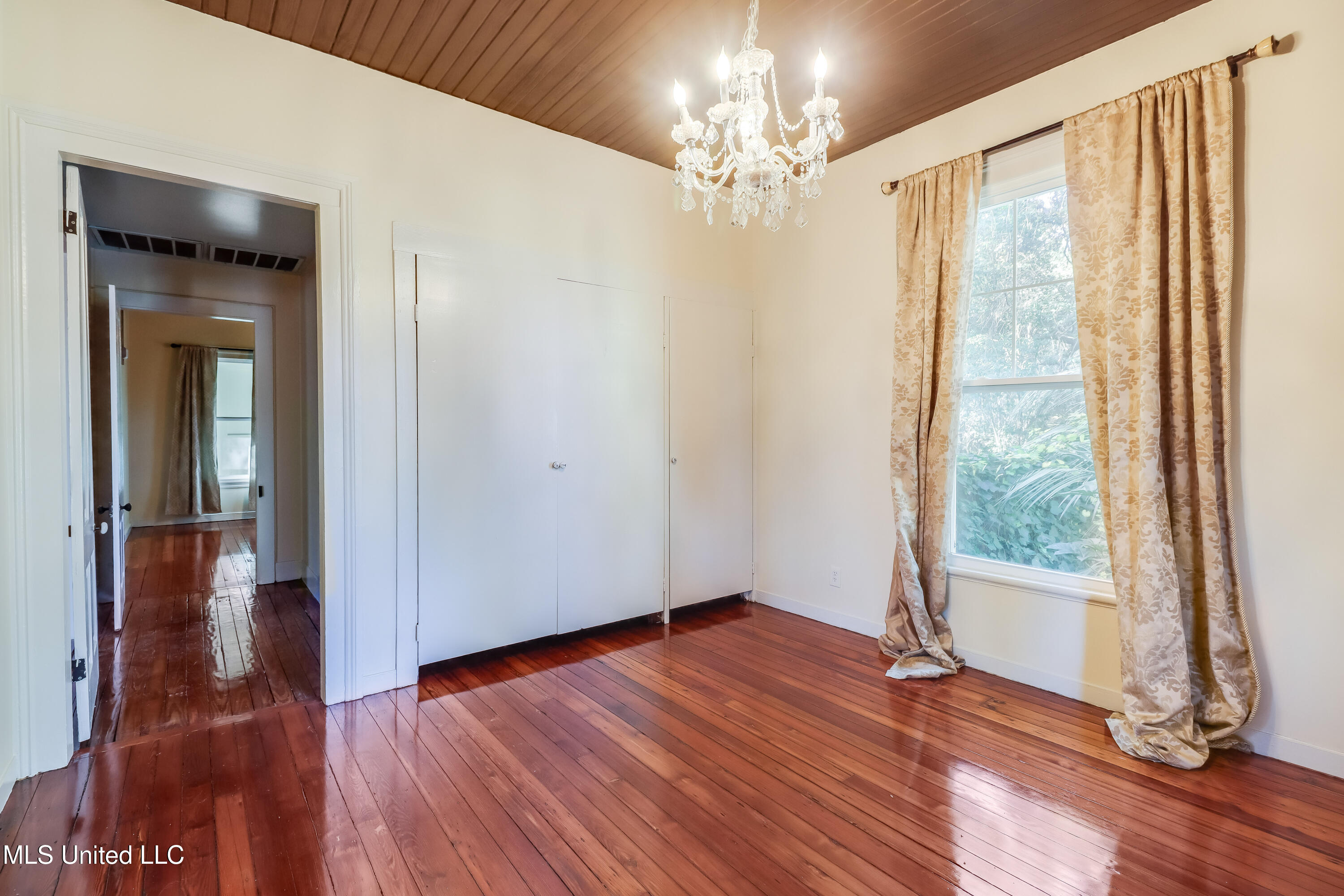 701 Commerce Street Gulfport, MS 39507 - Photo 8 of 23 Photo Dec 09 2025, 11 15 08 AM (2)-2