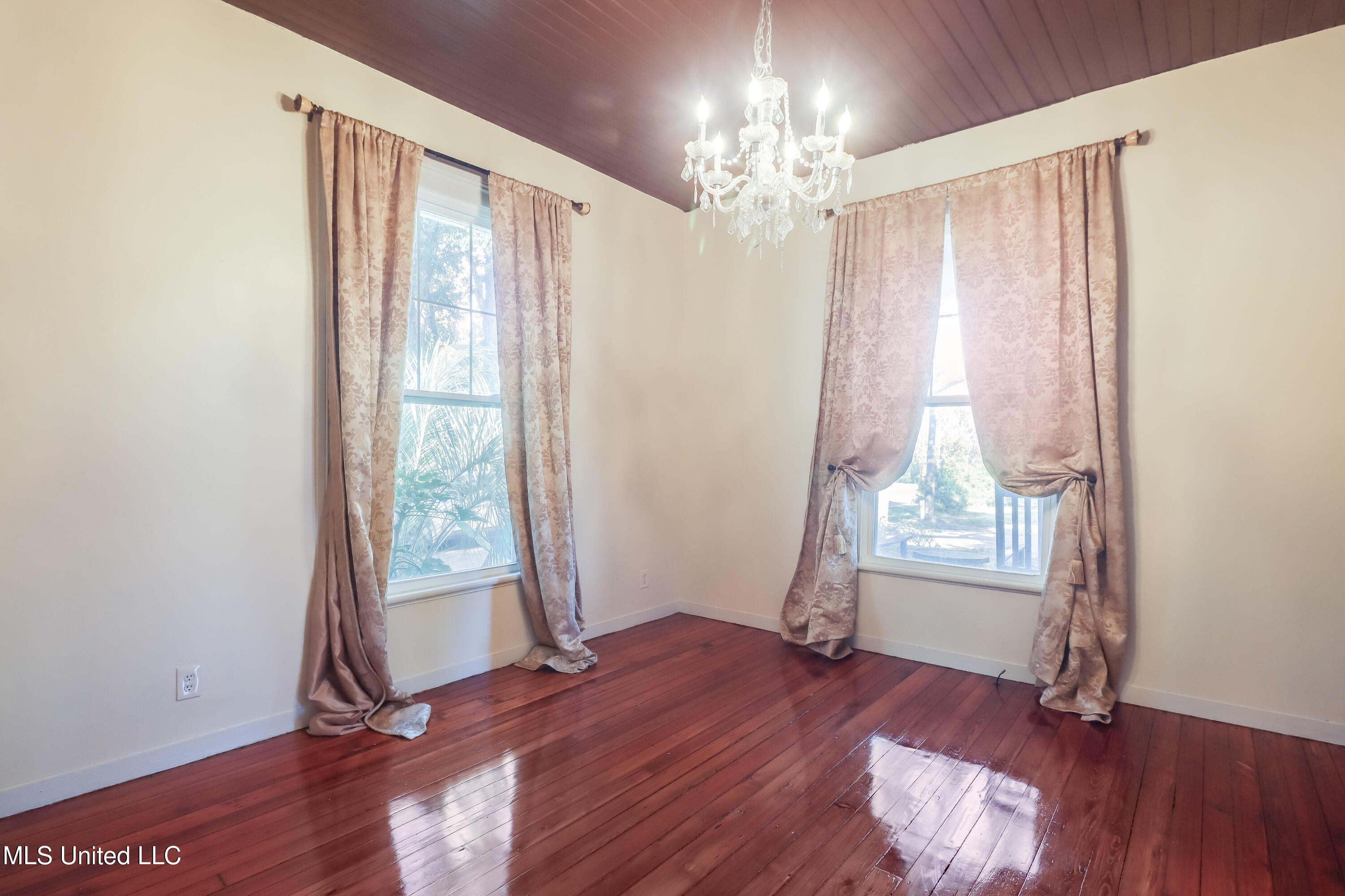 701 Commerce Street Gulfport, MS 39507 - Photo 9 of 23 Photo Dec 09 2025, 11 14 48 AM (2)-2