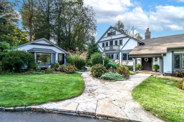 $1,399,000 | 70 Obtuse Hill Road, Brookfield, CT 06804