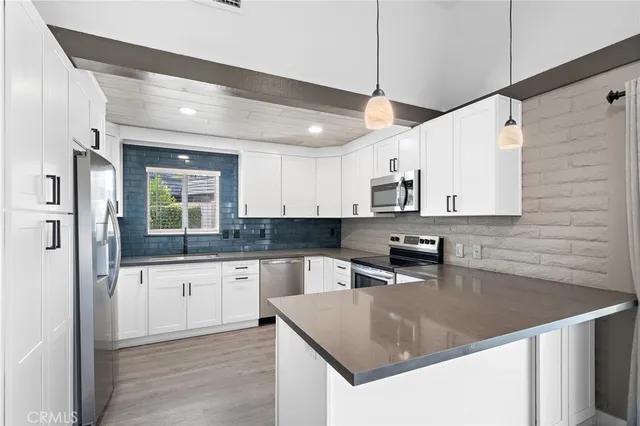 $3,000 | 22400 Canyon Club Drive, Canyon Lake, CA 92587