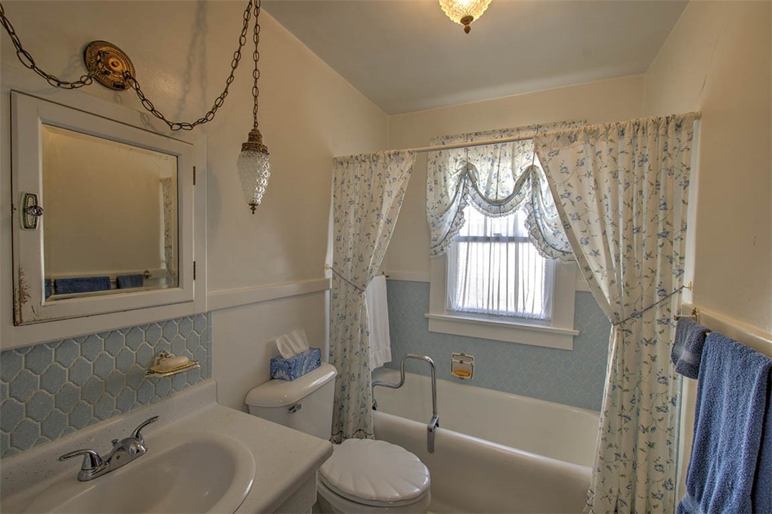 935 East Clay Street Decatur, IL 62521 - Photo 12 of 16 Gallery Image 12