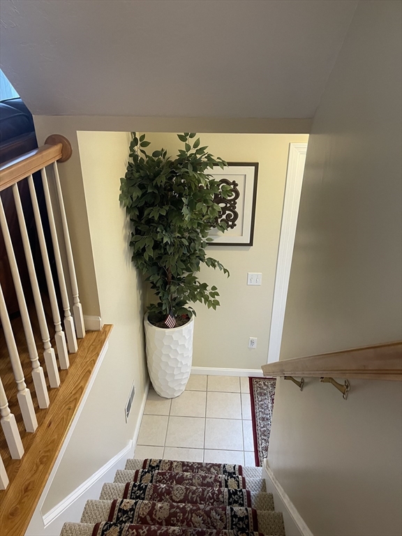 73 Sophia Drive Worcester, MA 01607 - Photo 2 of 35