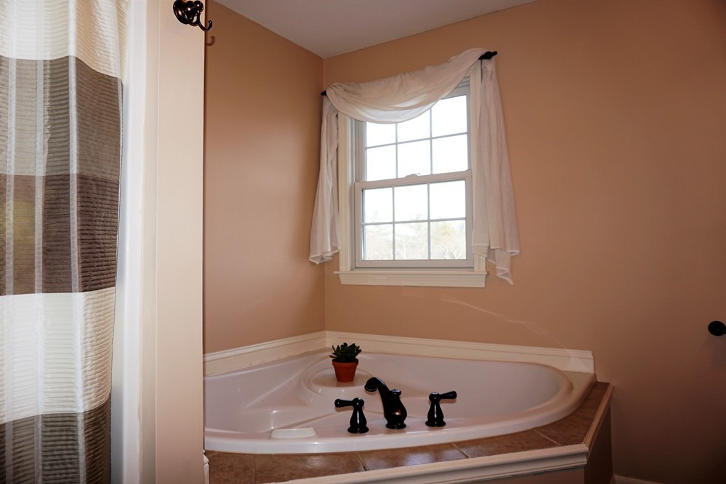 927 Marston Road Northbridge, MA 01588 - Photo 21 of 30