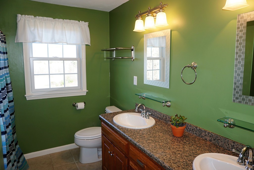 927 Marston Road Northbridge, MA 01588 - Photo 22 of 30