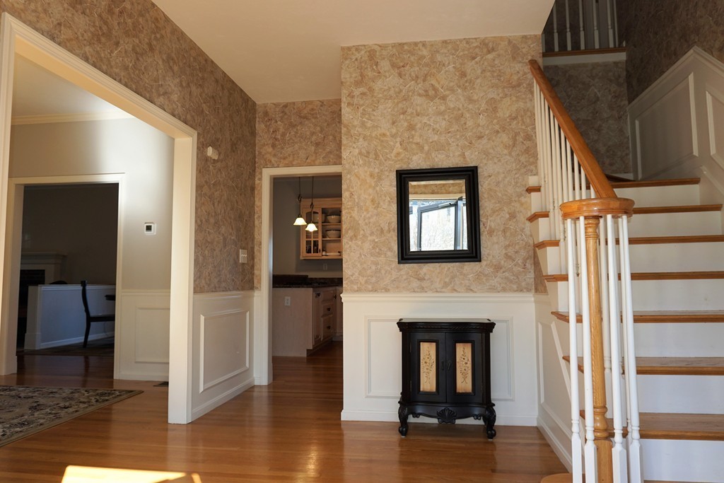 927 Marston Road Northbridge, MA 01588 - Photo 3 of 30