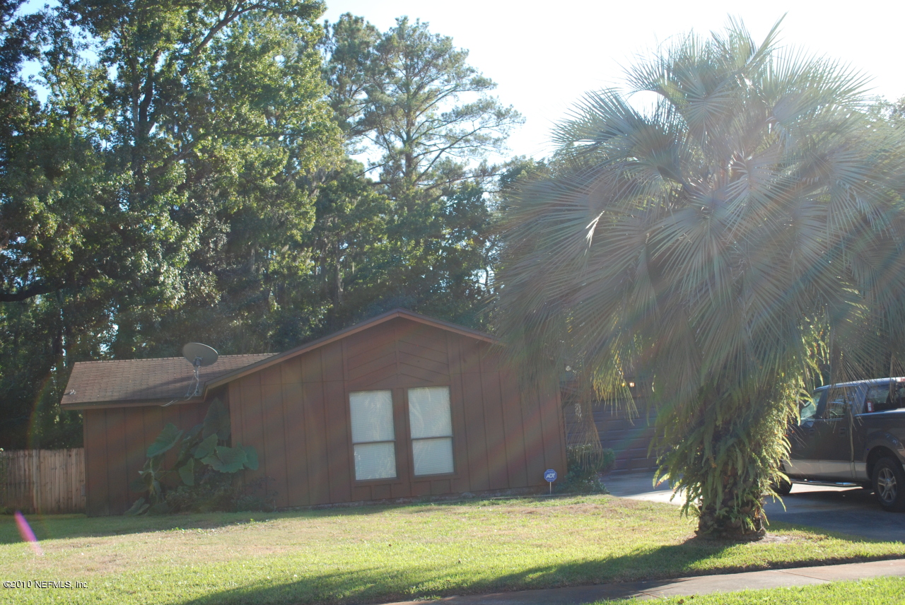 5262 Hickson Road Jacksonville, FL 32207 - Photo 1 of 7 front of home