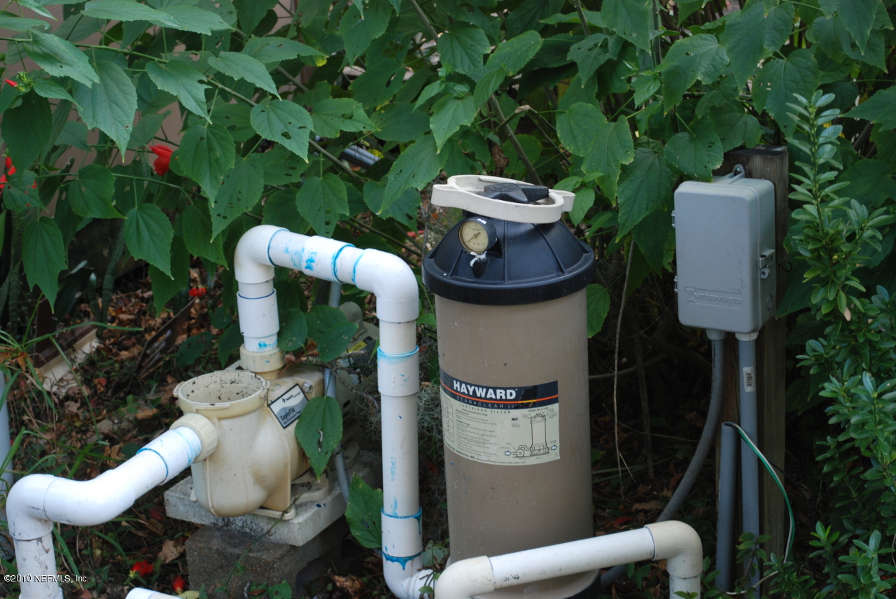 5262 Hickson Road Jacksonville, FL 32207 - Photo 6 of 7 pool pump