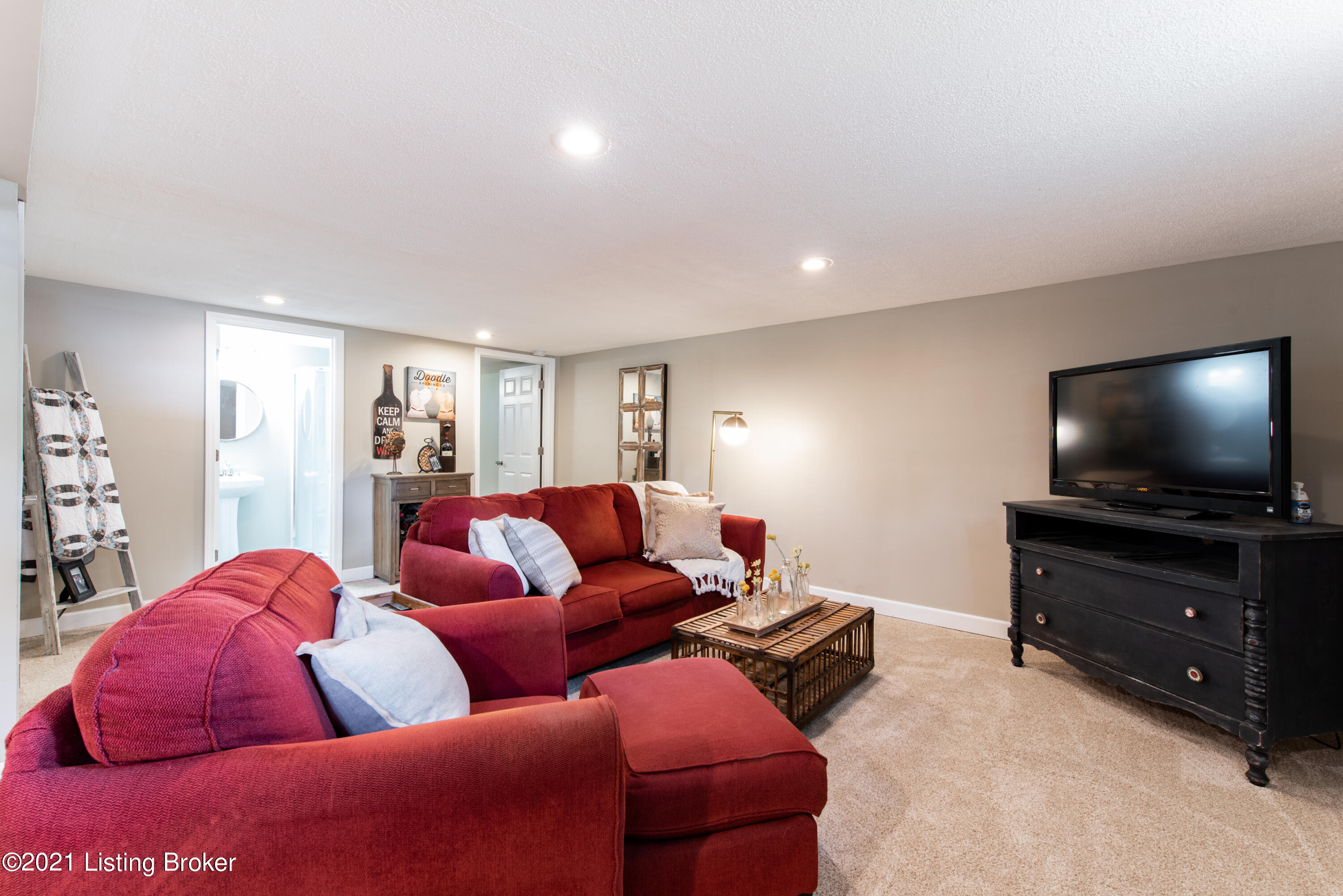3733 Rouge Way Louisville, KY 40218 - Photo 20 of 35 9462