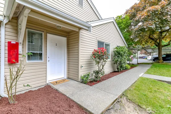 $339,950 | 2100 South 336th Street, Unit R1, Federal Way, WA 98003