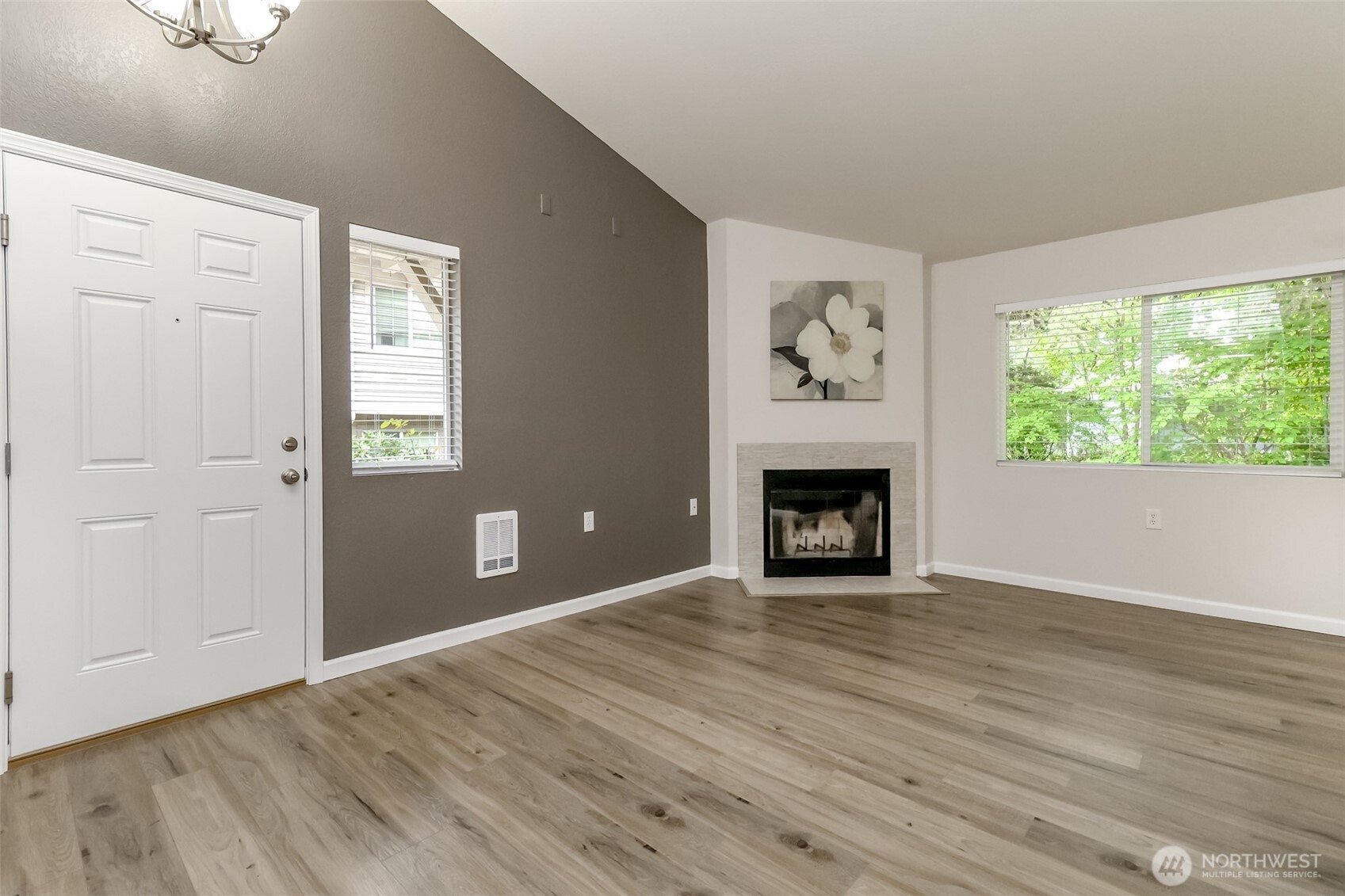2100 South 336th Street, Unit R1 Federal Way, WA 98003 - Photo 3 of 22
