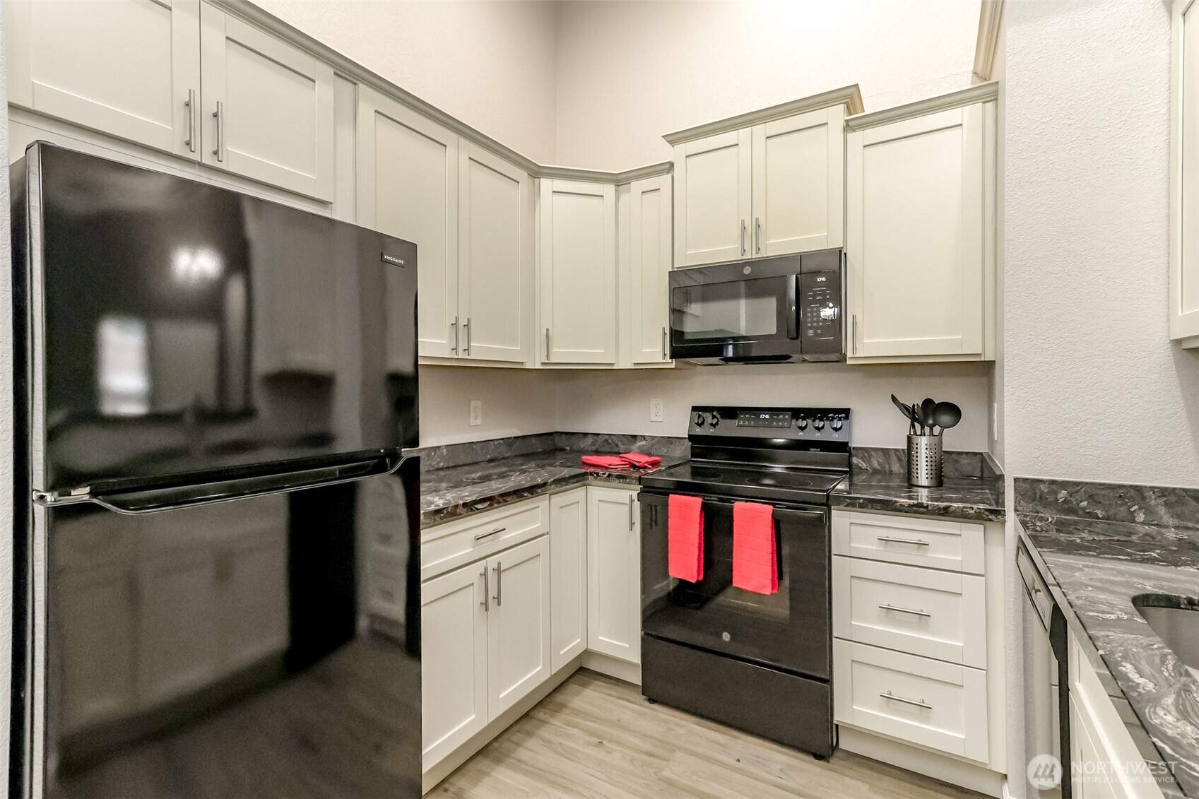 2100 South 336th Street, Unit R1 Federal Way, WA 98003 - Photo 6 of 22