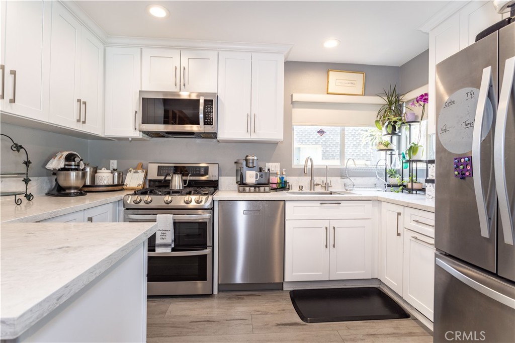 19036 Kittridge Street, Unit 1 Reseda, CA 91335 - Photo 11 of 31