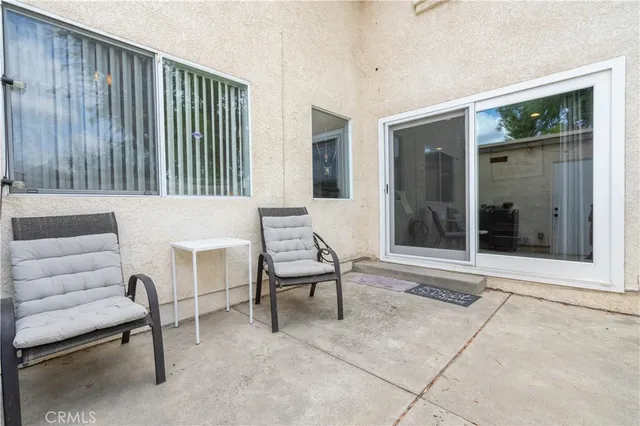 $639,000 | 19036 Kittridge Street, Unit 1, Reseda, CA 91335