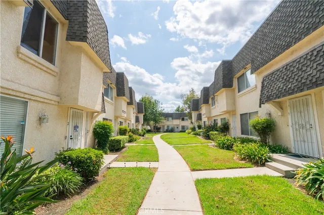 $639,000 | 19036 Kittridge Street, Unit 1, Reseda, CA 91335