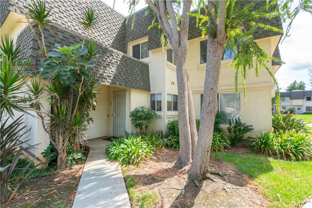 19036 Kittridge Street, Unit 1 Reseda, CA 91335 - Photo 3 of 31