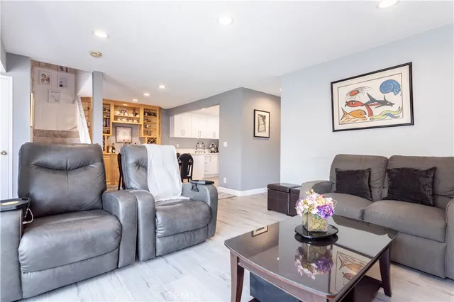 $639,000 | 19036 Kittridge Street, Unit 1, Reseda, CA 91335