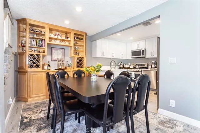 $639,000 | 19036 Kittridge Street, Unit 1, Reseda, CA 91335