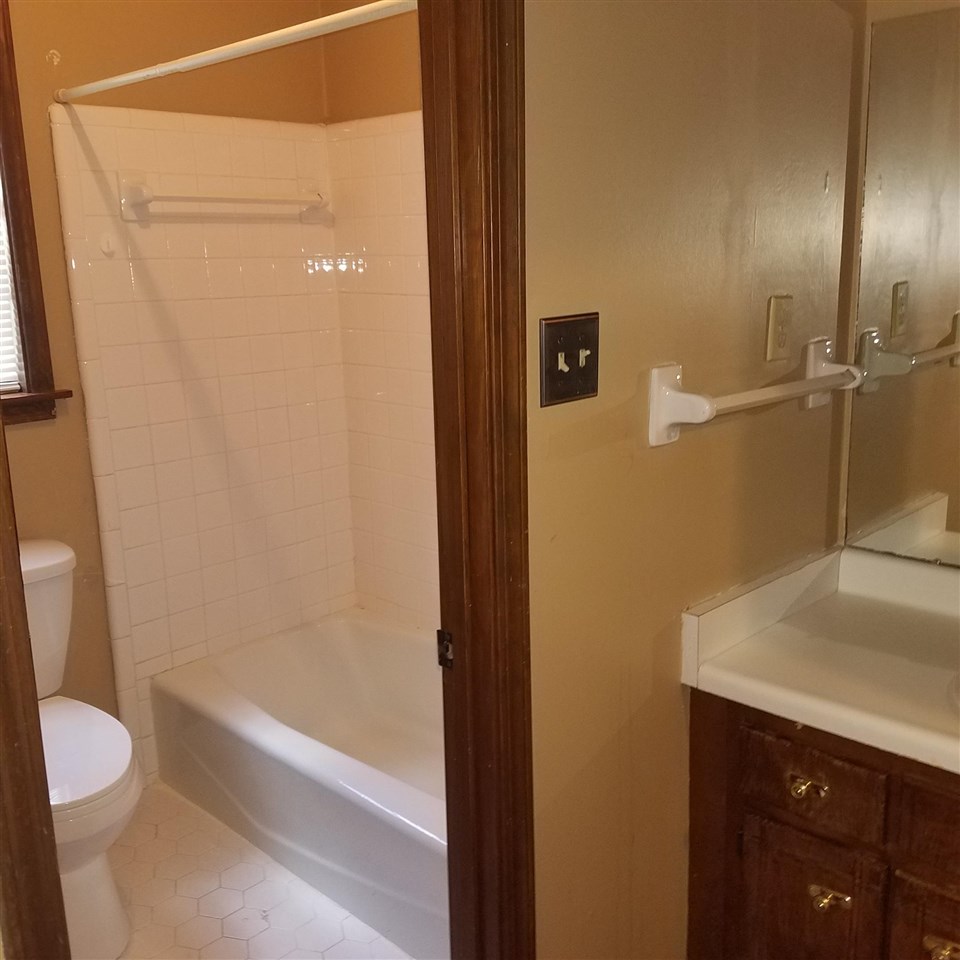 8186 Valley Ridge Trail Memphis, TN 38016 - Photo 12 of 19