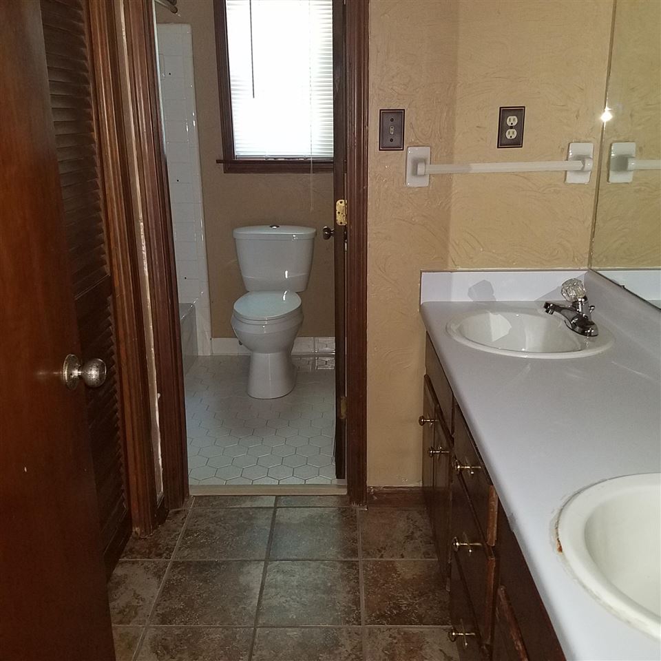 8186 Valley Ridge Trail Memphis, TN 38016 - Photo 15 of 19