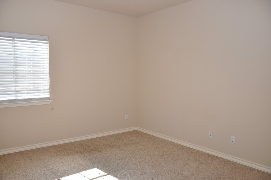 16616 Dalmahoy Drive Austin, TX 78717 - Photo 21 of 31 an empty room with a window