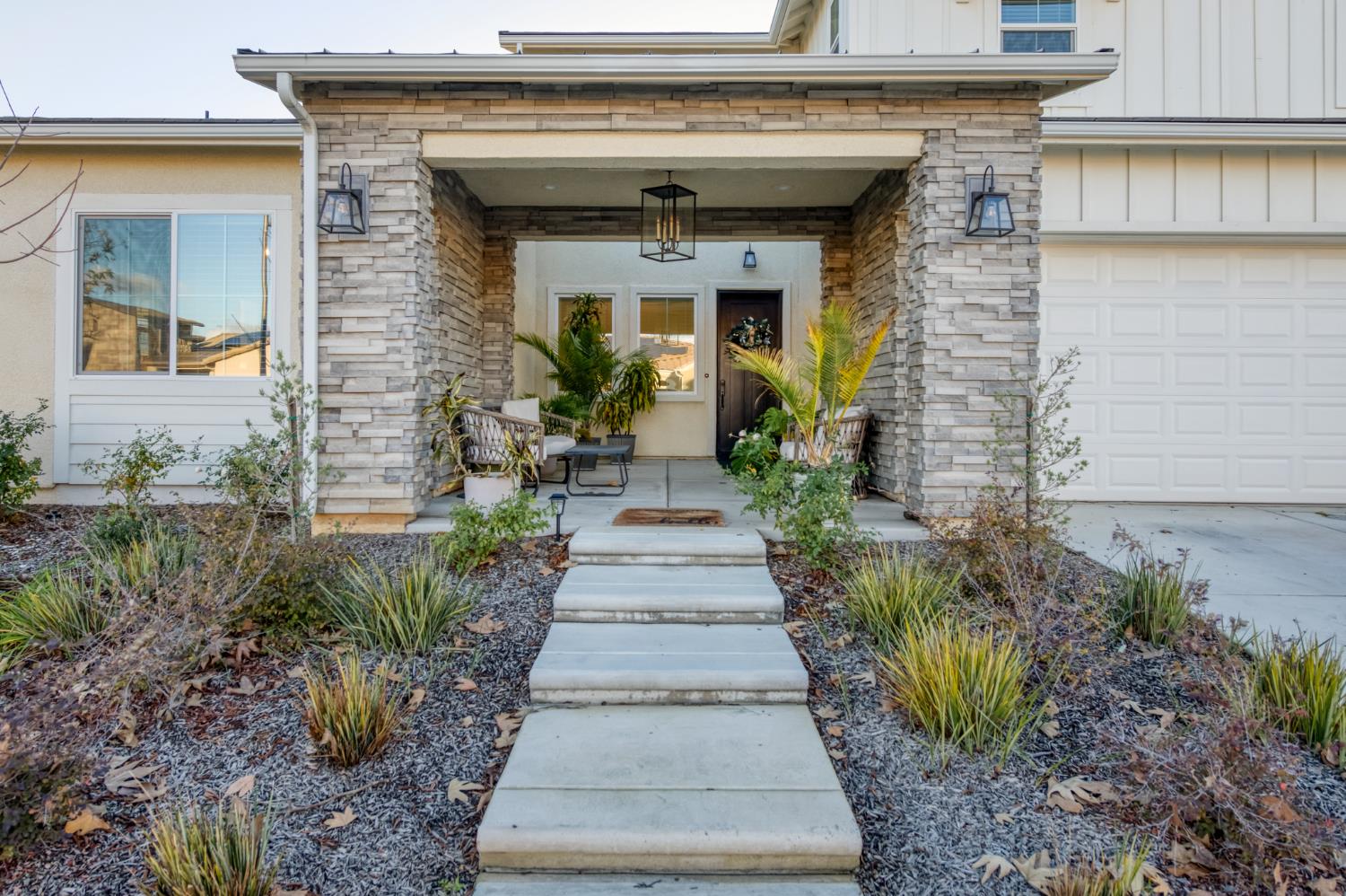 1042 Beaver Pond Loop Madera, CA 93636 - Photo 2 of 61